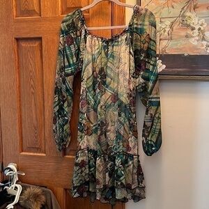 Cute flower dress with ruffles on top and bottom size L